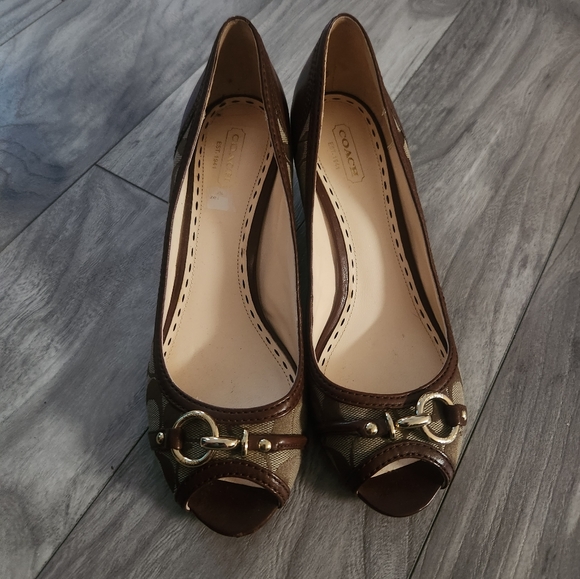 Coach Stella Signature Wedge Heel size 9B - Picture 9 of 9